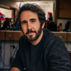 celebrity Josh Groban